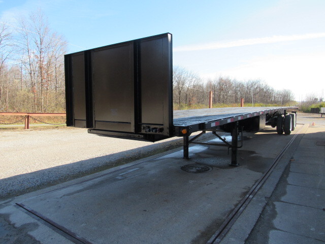 2015 Utility 48 X 102 Moffett Trailer in Grabill, IN