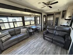 2022 Keystone 3720MD Alpine
