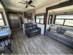 2022 Keystone 3720MD Alpine