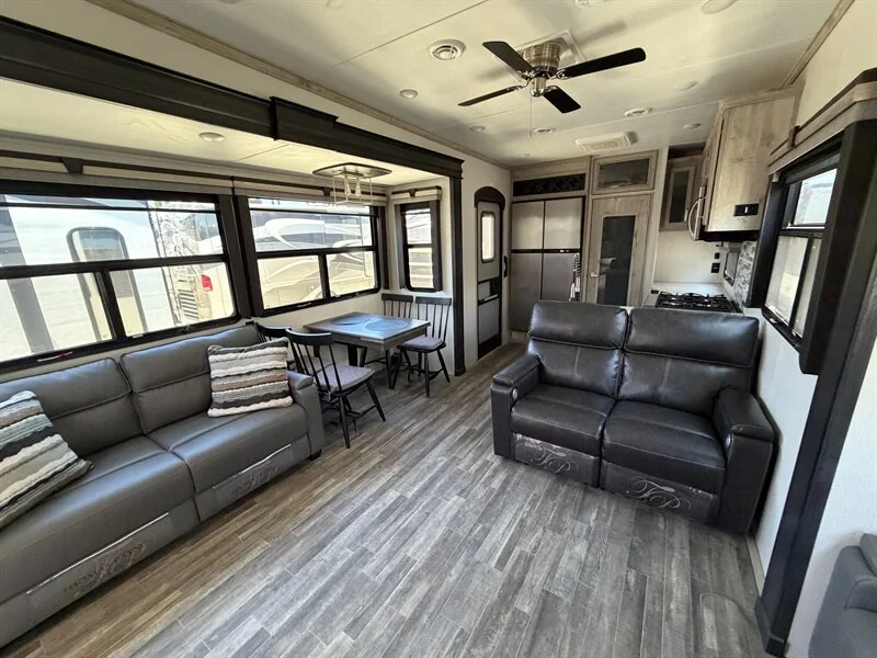 2022 Keystone 3720MD Alpine