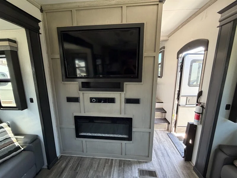 2022 Keystone 3720MD Alpine
