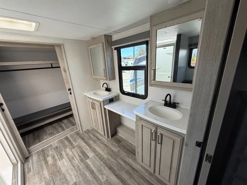 2022 Keystone 3720MD Alpine