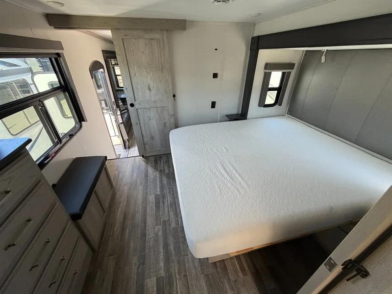 2022 Keystone 3720MD Alpine