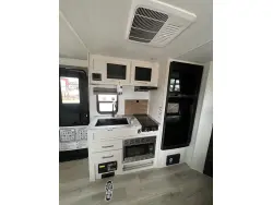2024 Surveyor 19BHLE Surveyor