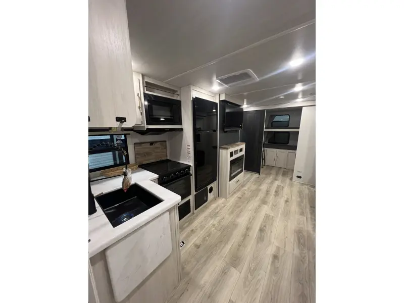 2025 Forest River Surveyor Legend 296QBLE