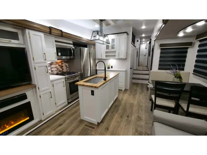 2022 Prime Time Manufacturing Crusader 382MBH