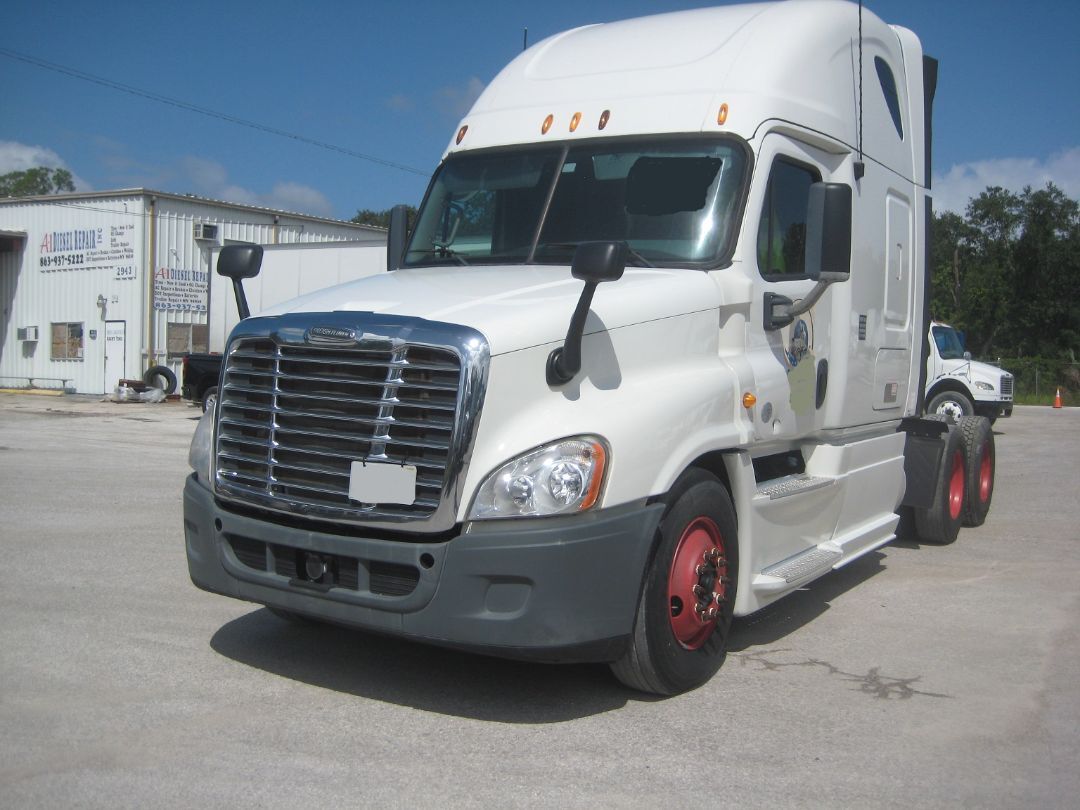 2013 FREIGHTLINER Cascadia in Lakeland, FL