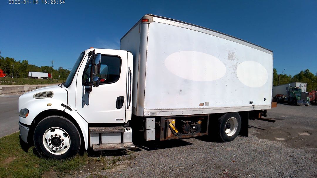 2006 FREIGHTLINER M2 in Louisville, KY