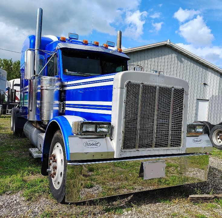 2002 PETERBILT 379 in Prairieville, LA