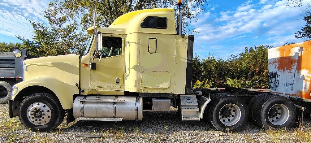 2005 INTERNATIONAL 9900i in Prairieville, LA