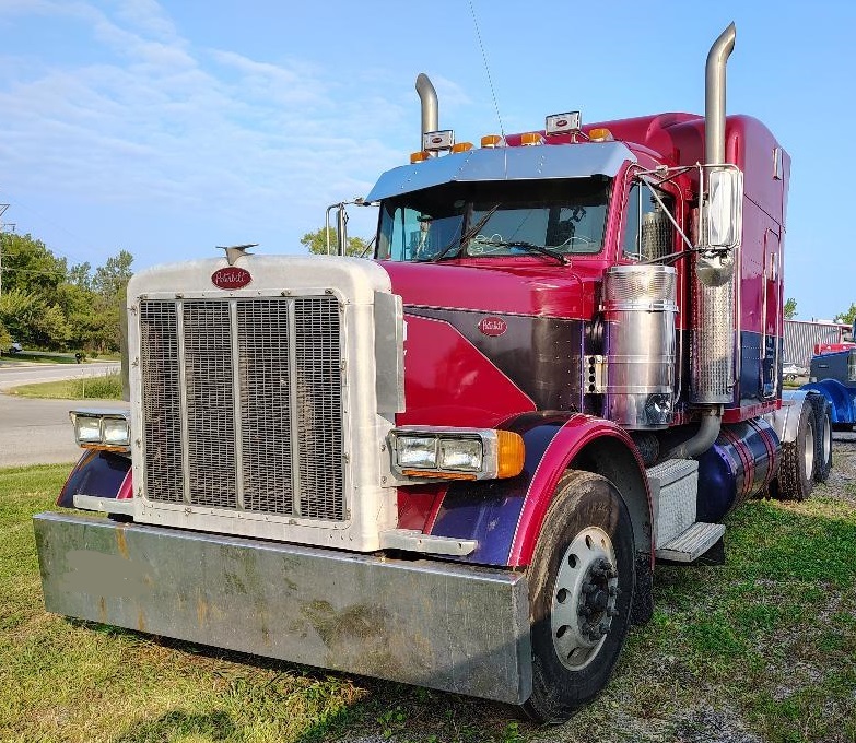2000 PETERBILT 379 in Prairieville, LA