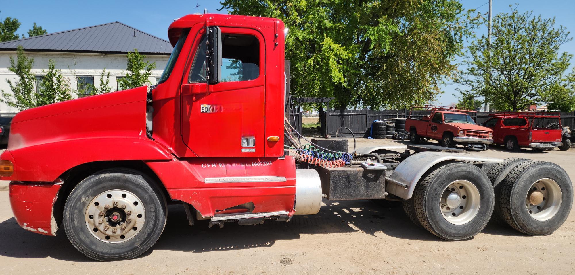 1999 FREIGHTLINER FL110 in Prairieville, LA
