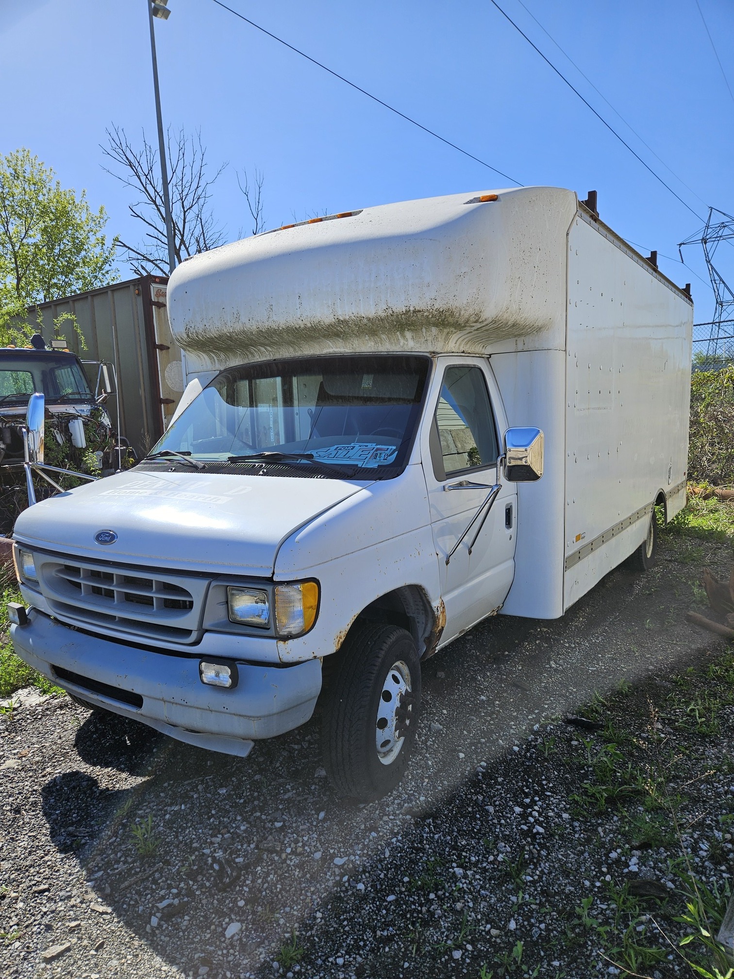 2001 FORD E350 in Milwaukee, WI