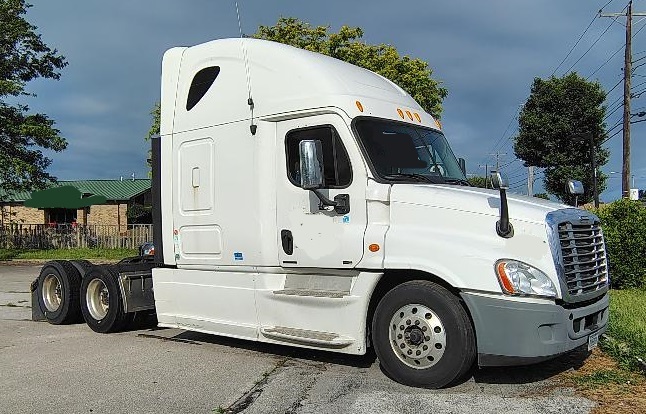 2012 FREIGHTLINER Cascadia in Prairieville, LA