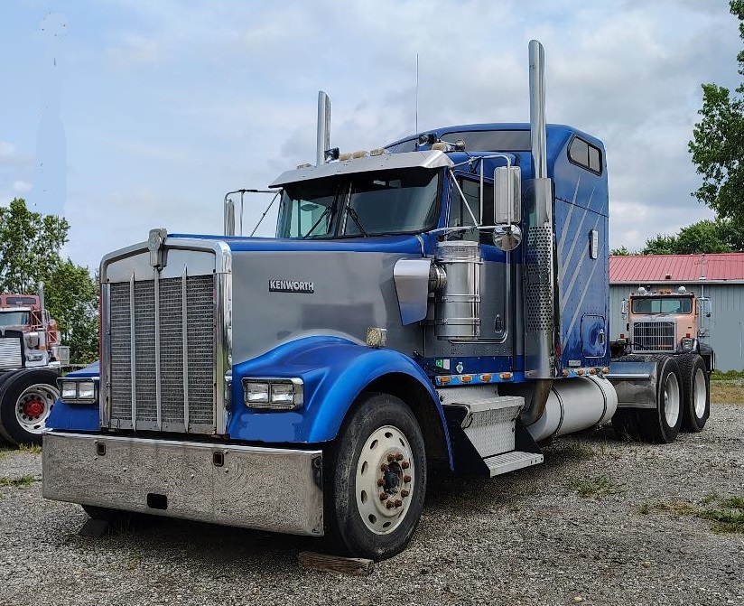 1999 KENWORTH W900L in Prairieville, LA