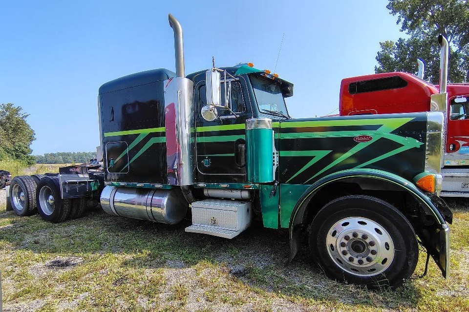 1995 PETERBILT 379 in Prairieville, LA