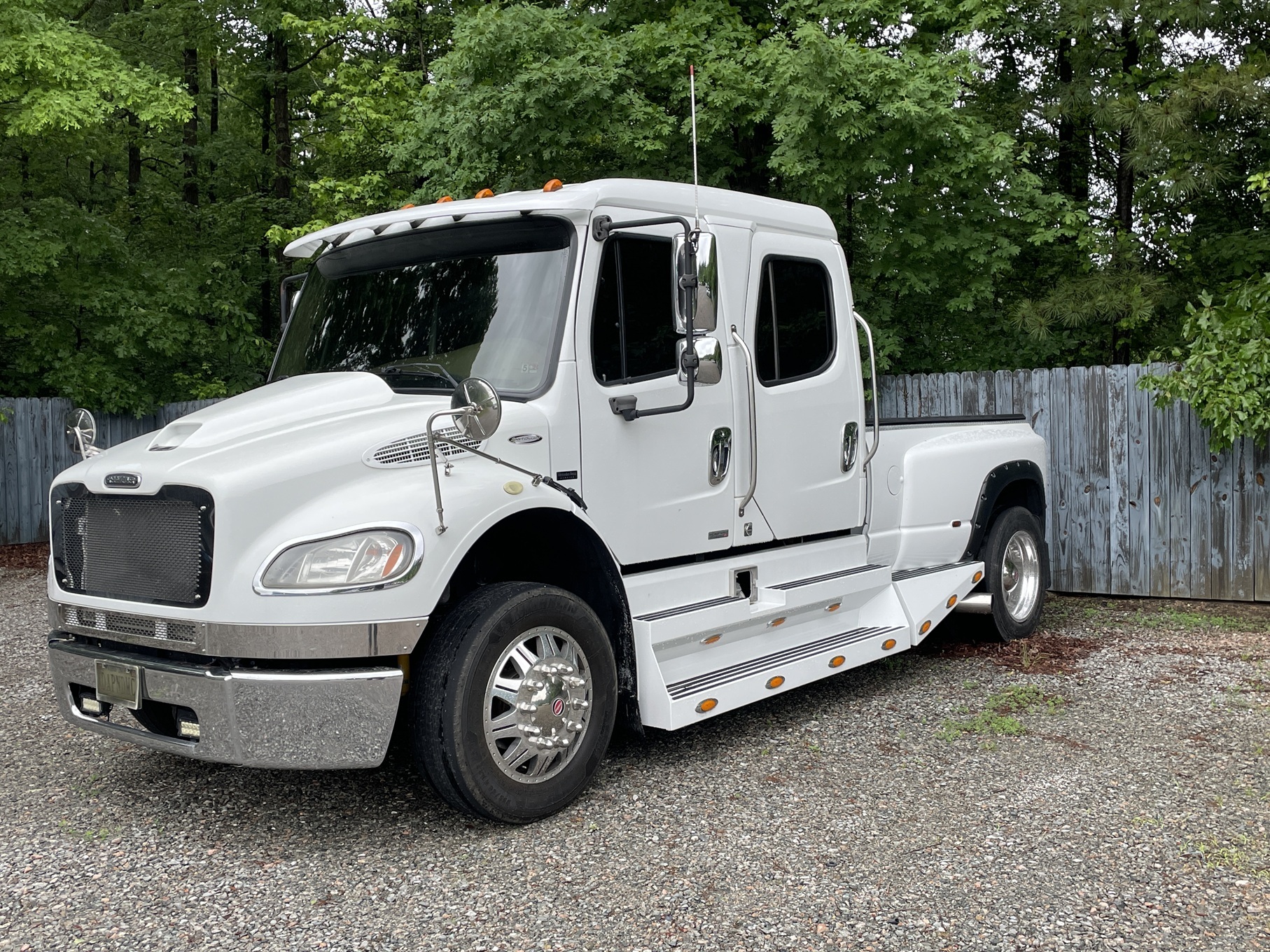 2007 FREIGHTLINER M2 Sport Chassis in Prairieville, LA