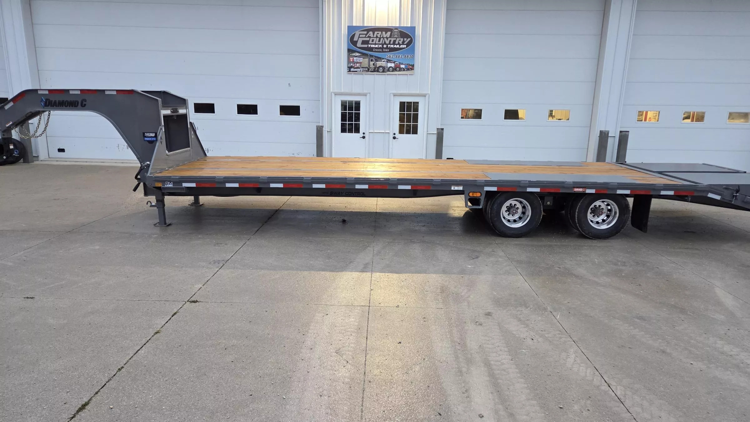 2026 Diamond C Trailers FMAX212 30FT Flatbed Trailer in Cresco, IA