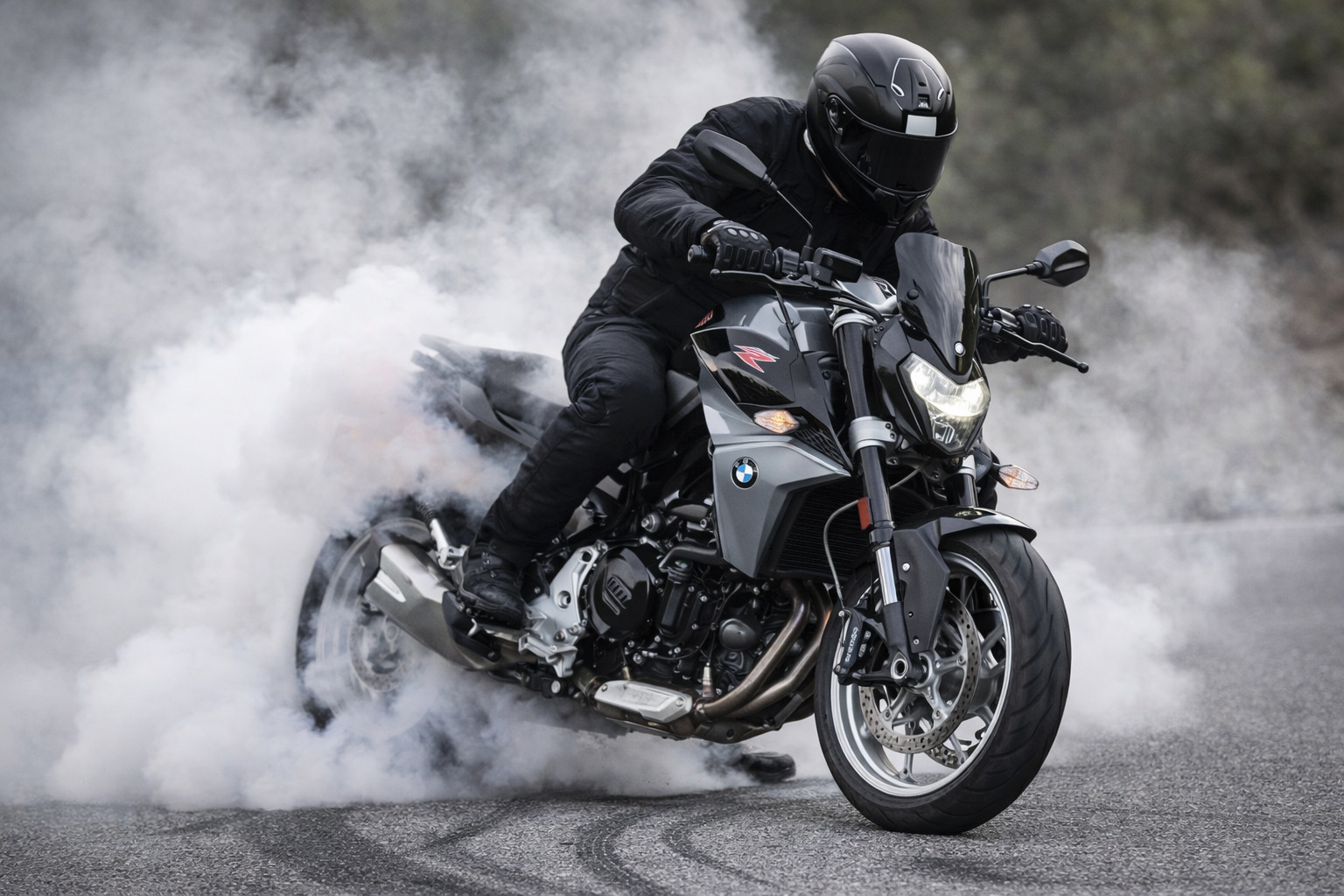 2022 BMW F 900 R 900 R in Fayetteville, NC