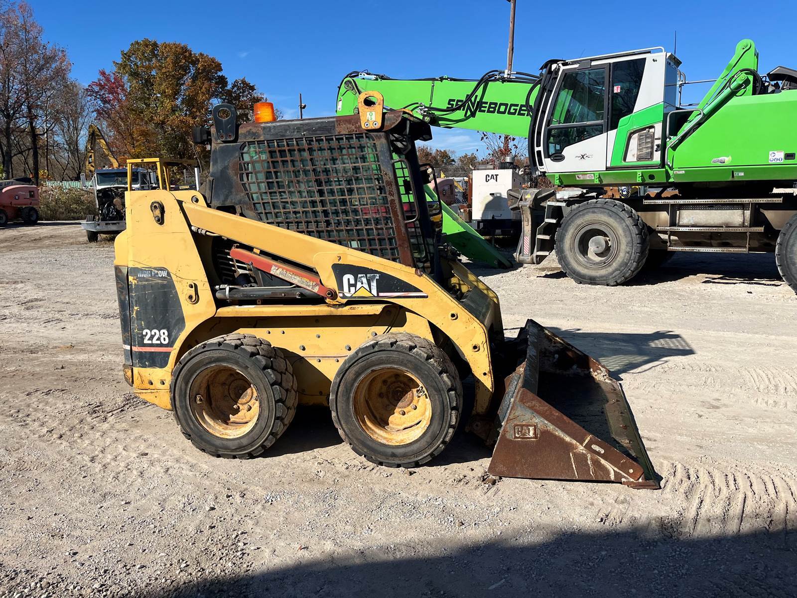 2001 Caterpillar 228 in Crofton, MD