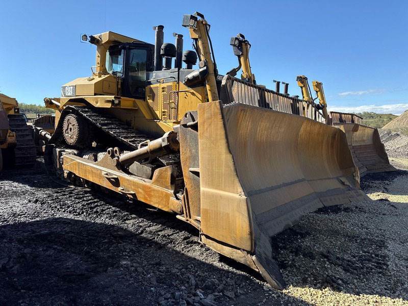 2010 Caterpillar D11T in Harrisburg, PA
