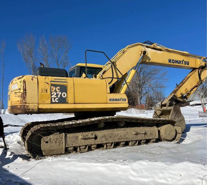 2002 Komatsu PC270LC-7L in Hartford, CT