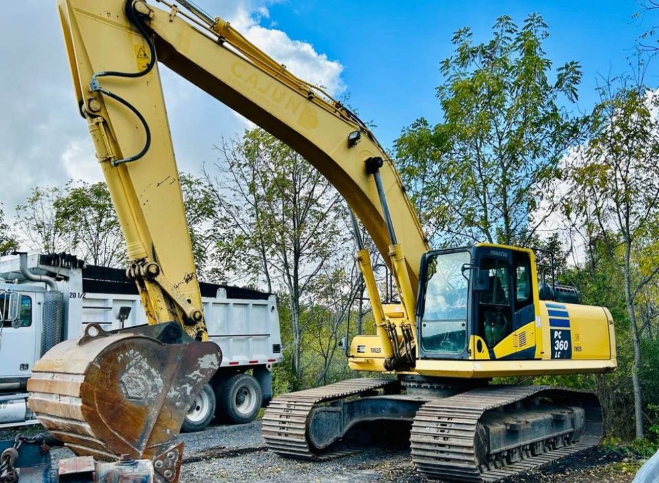 2015 Komatsu PC360LC-10 in Wayne, MI