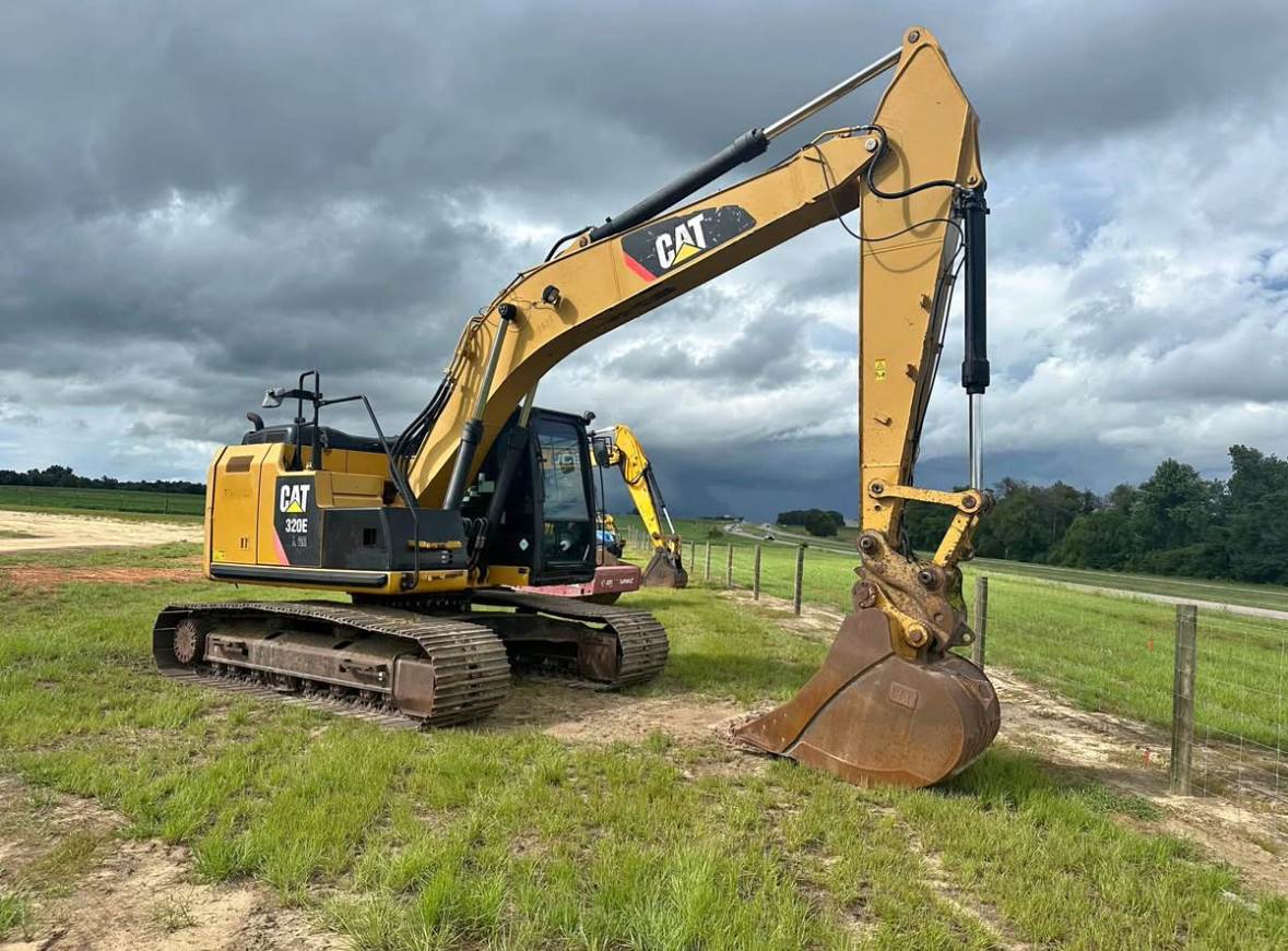 2013 Caterpillar 320EL RR in Belleville, MI