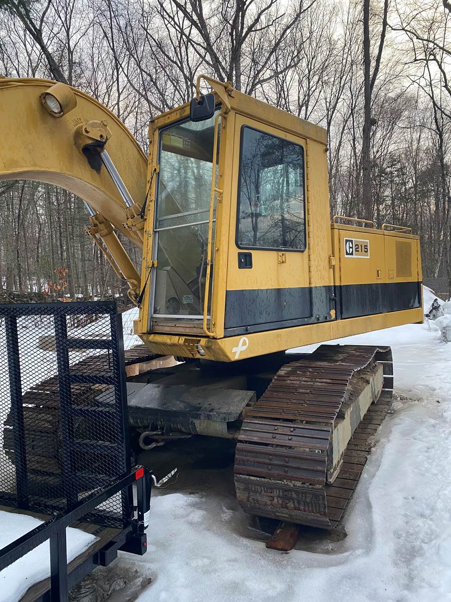 Caterpillar 215B LC in Belleville, MI