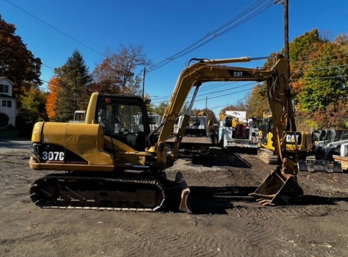 2006 Caterpillar 307C in Belleville, MI