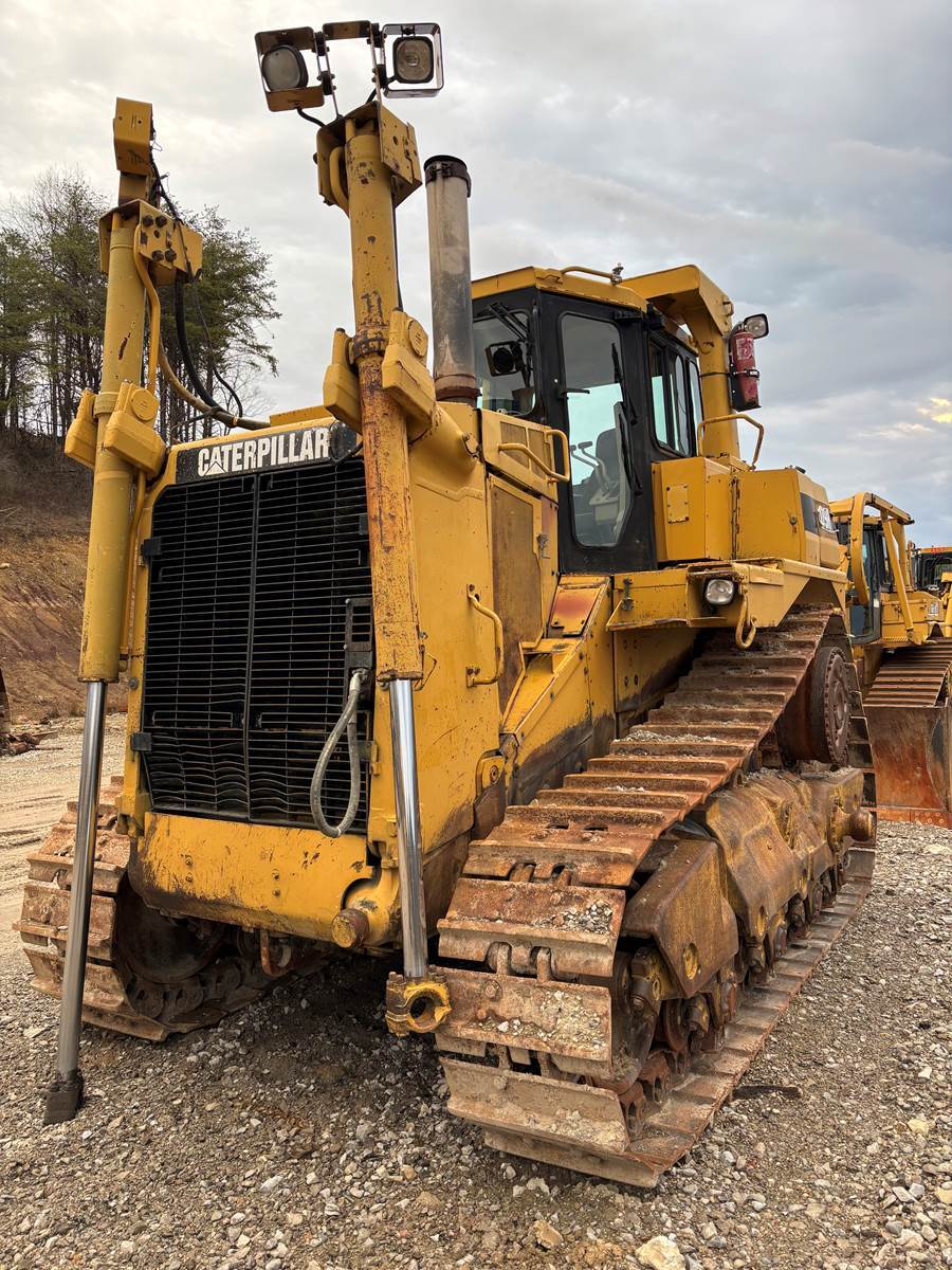 1995 Caterpillar D9R in Belleville, MI