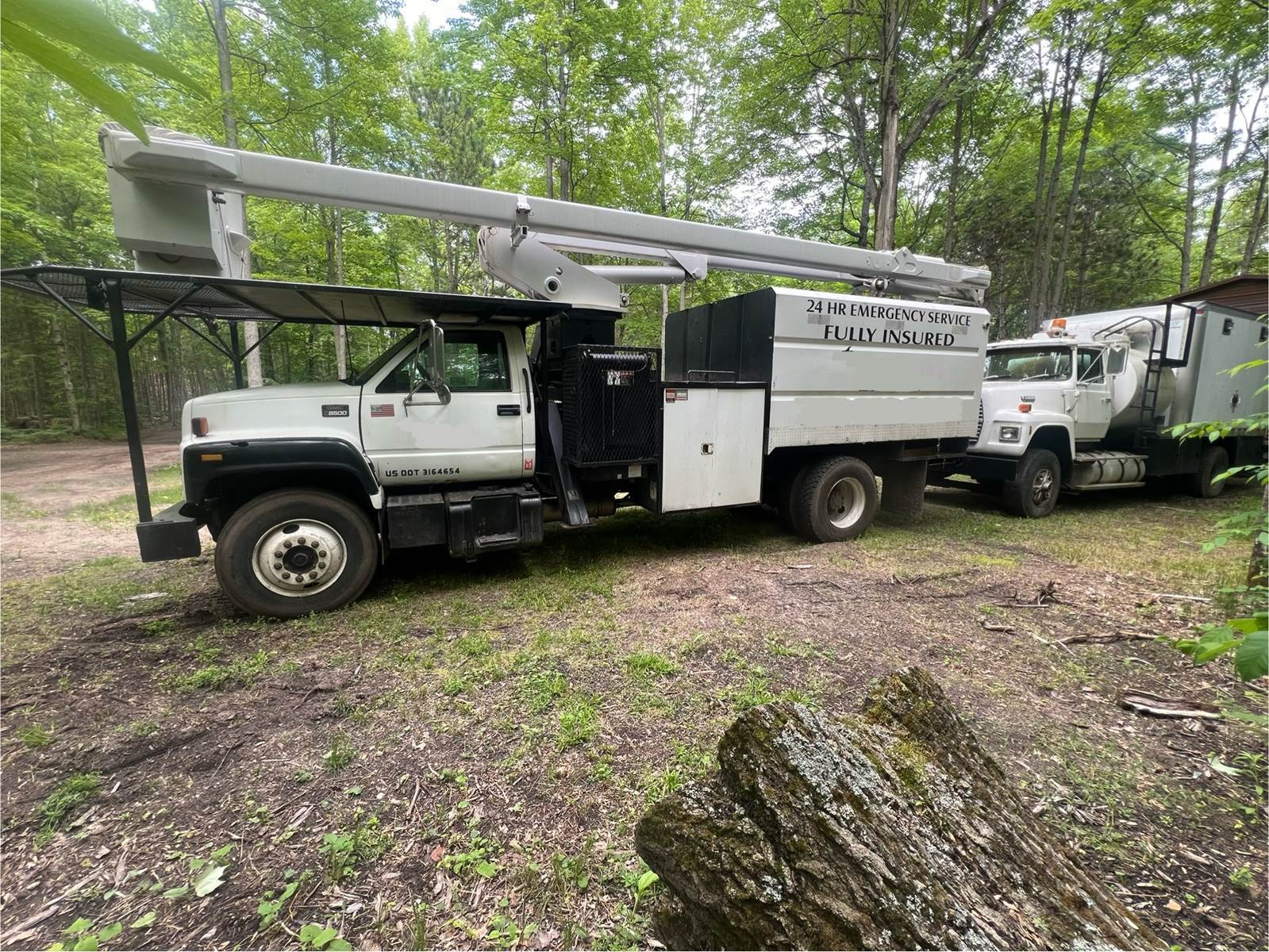 2001 GMC 8500 in Belleville, MI