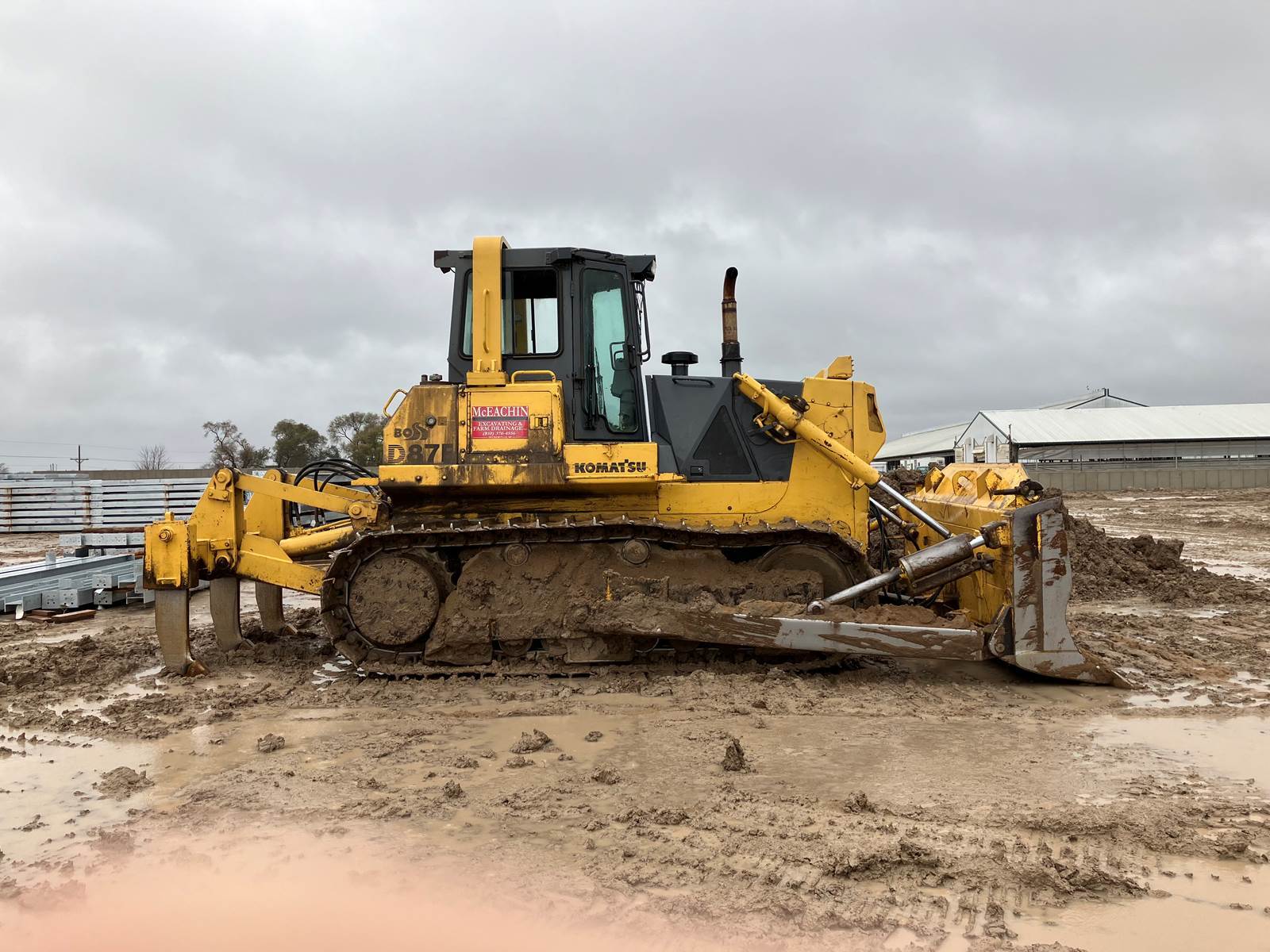 2000 Komatsu D87E in Wayne, MI