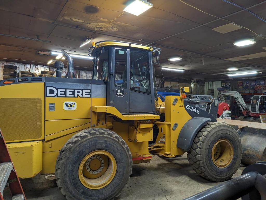 2015 John Deere 624K II in Wayne, MI
