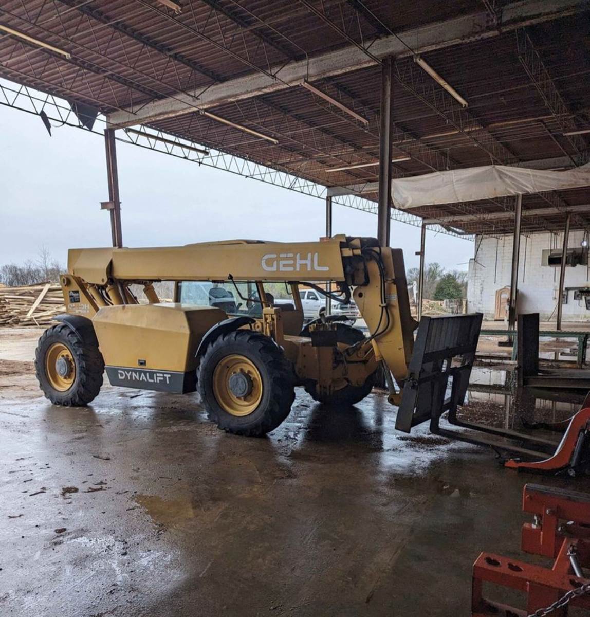 1999 Gehl DL10H44 in Van Buren Charter Township, MI