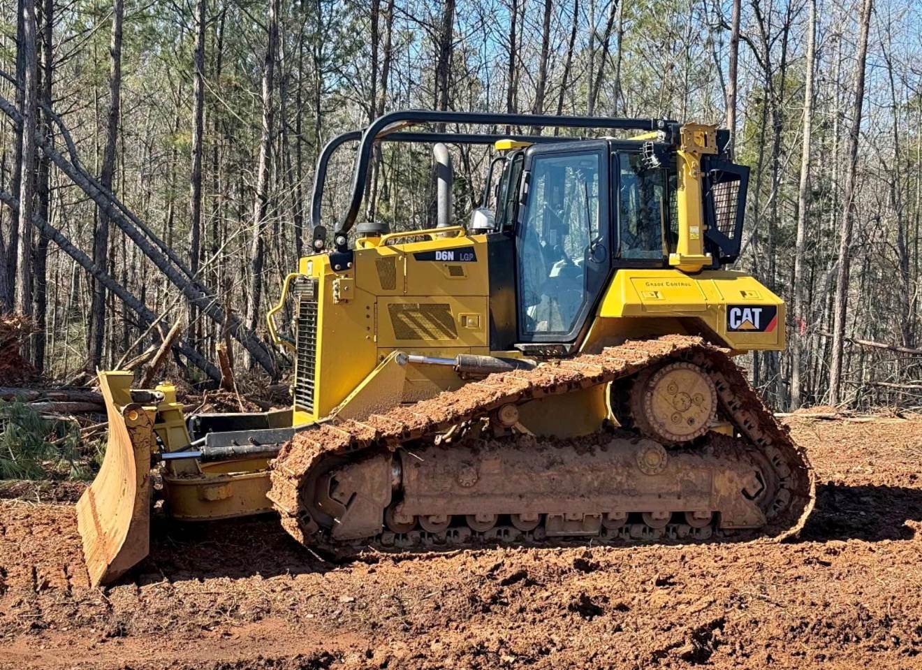 Caterpillar D6N LGP in Van Buren Charter Township, MI