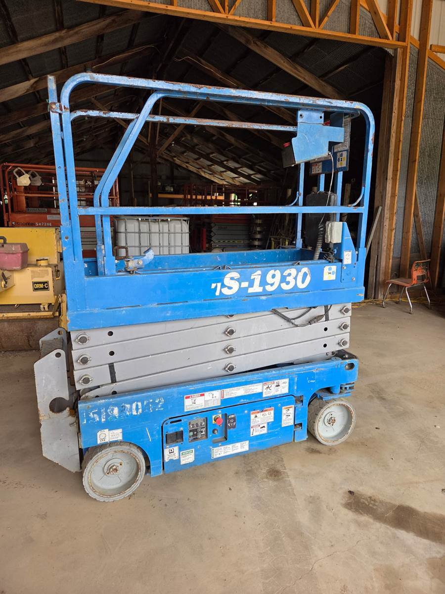 2015 Genie GS-1930 in Van Buren Charter Township, MI