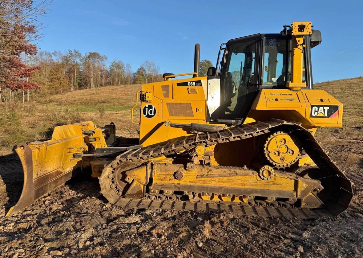 2018 Caterpillar D6N LGP in Van Buren Charter Township, MI