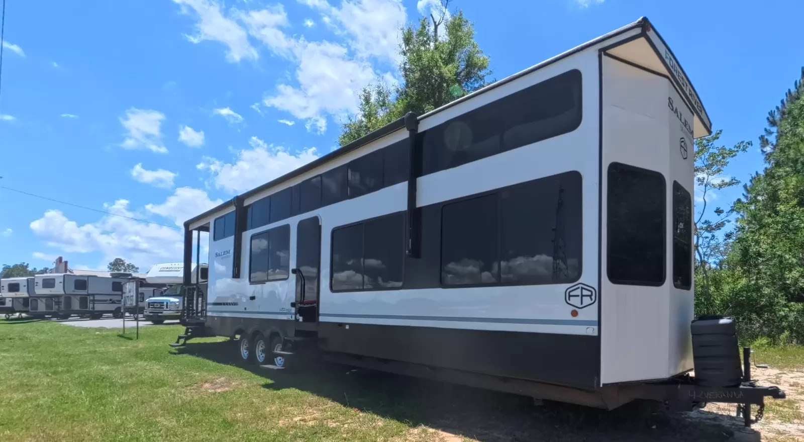 2025 Forest River Rv Salem Grand Villa 42VERANDA in gulfport MS