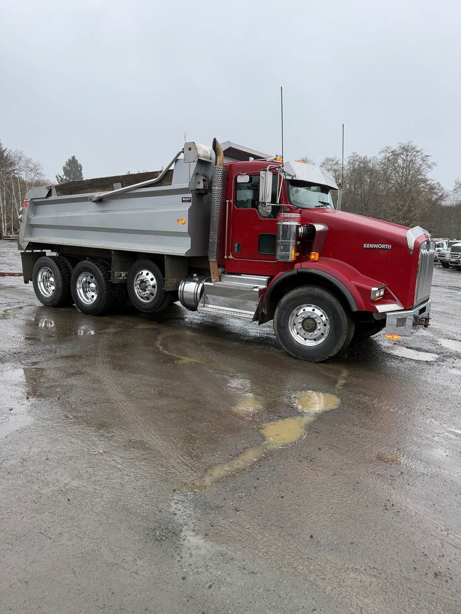 2017 Kenworth T800B in Stanwood, WA