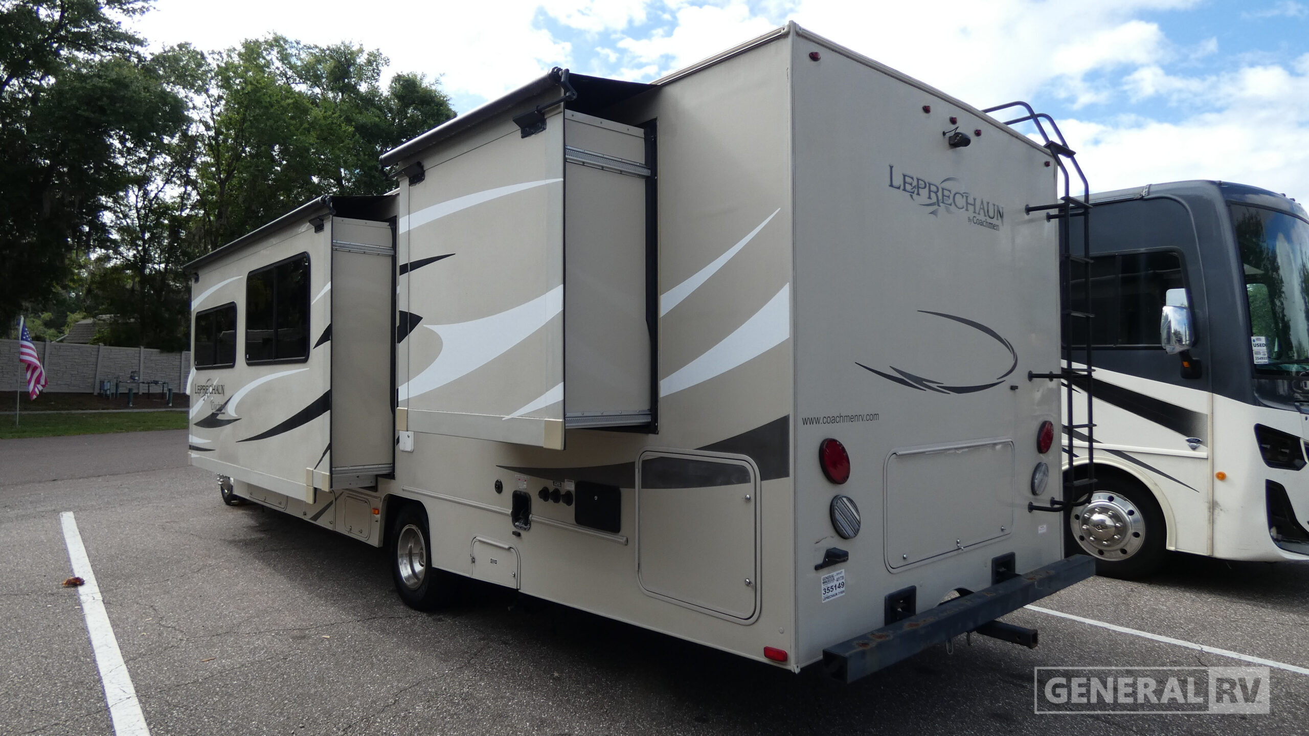 2015 Coachmen LEPRECHAUN 319DS in dover FL
