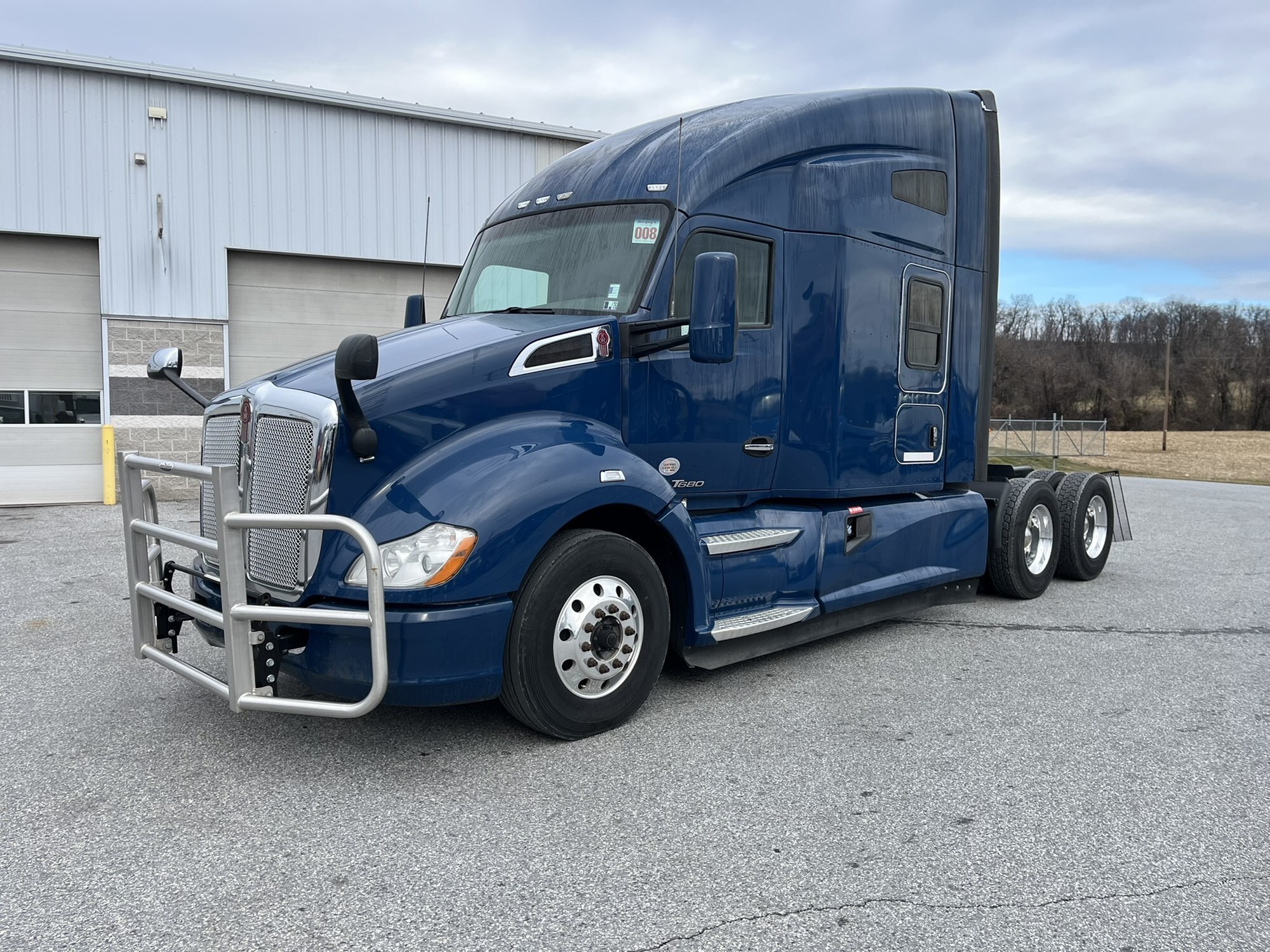 2018 KENWORTH T680 in Souderton, PA