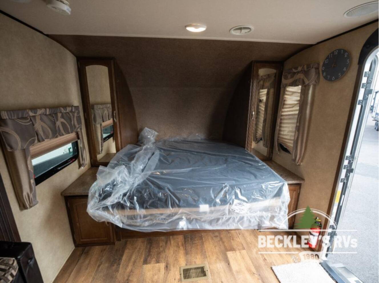 A photo of this 2016 Forest River Rv Salem Hemisphere Hyper-Lyte 24BHHL