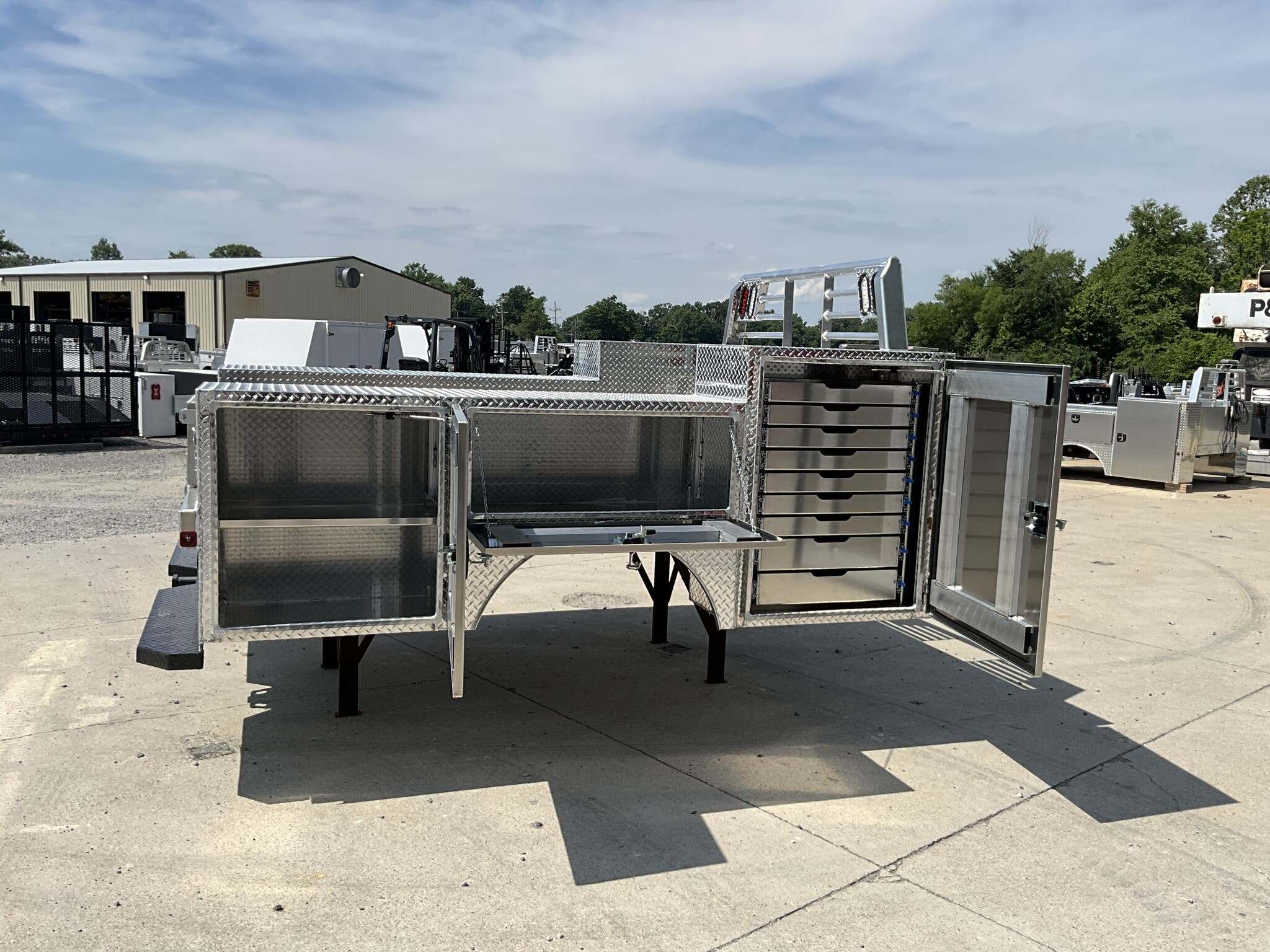 2026 Zimmerman ADVG-94-114 9.4 DUAL REAR WHEEL CAB CHASSIS in Mount Vernon, IL