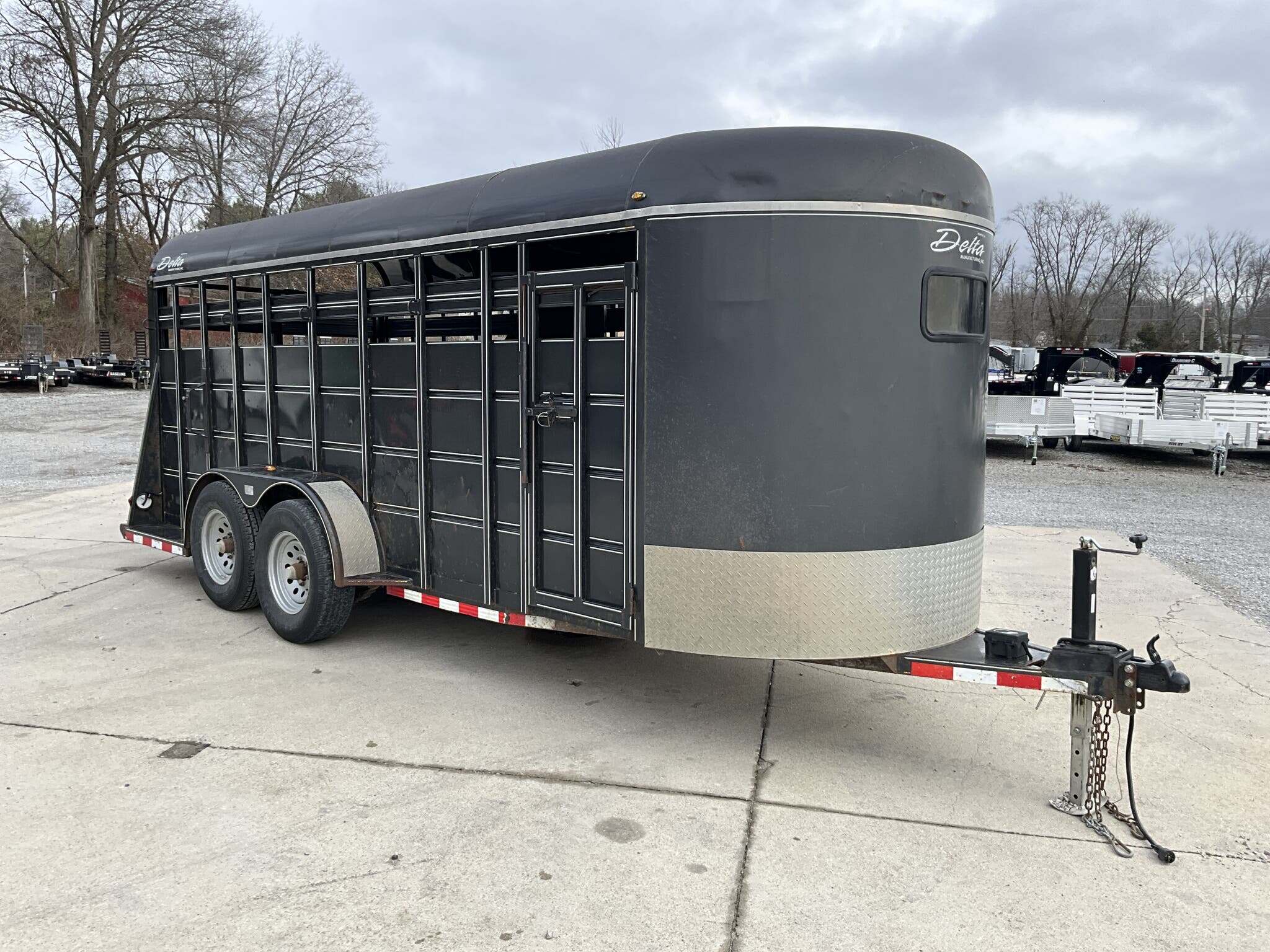 2011 DELTA HORSE TRAILER in Mount Vernon, IL