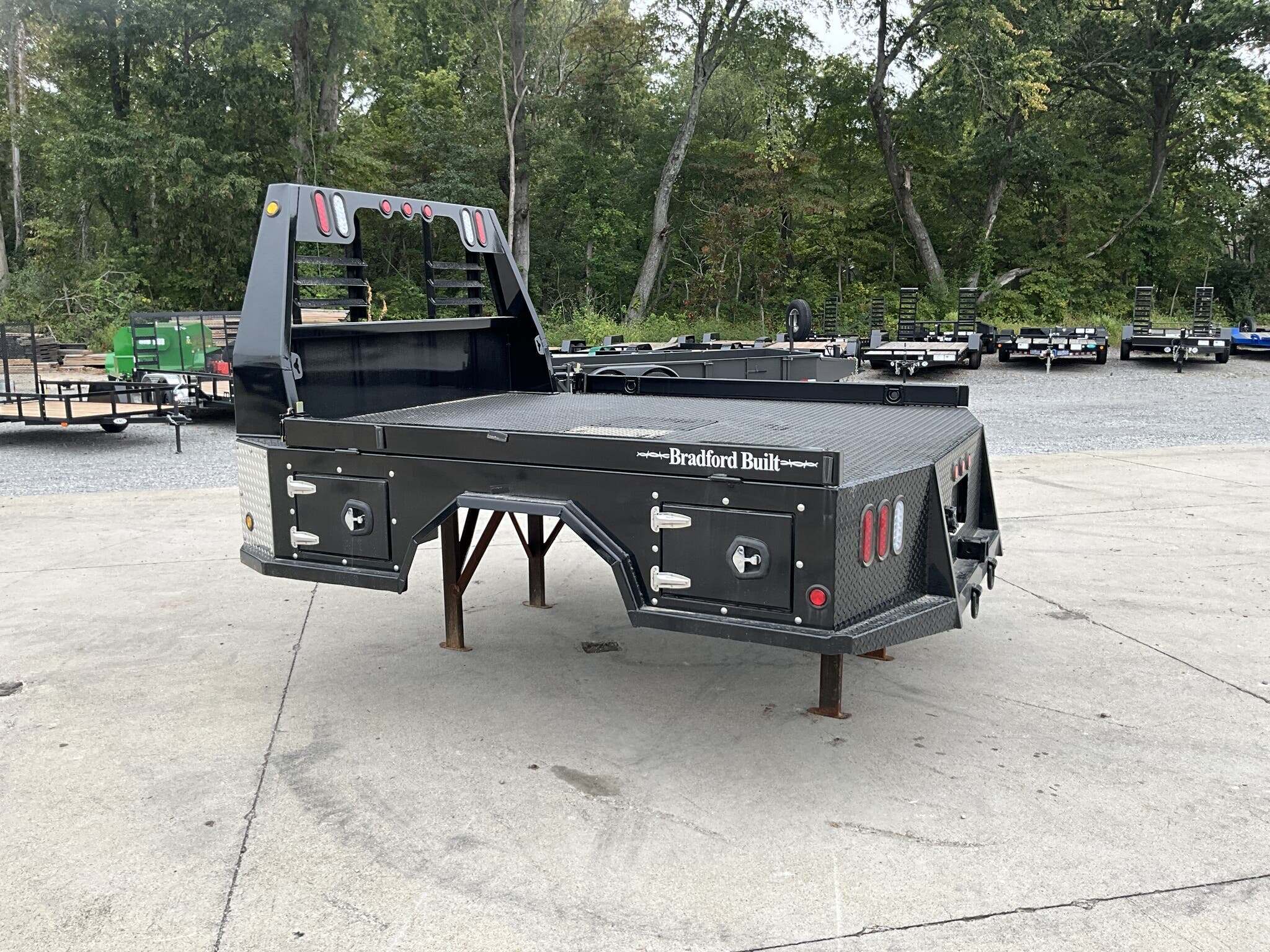 Bradford Built BB-4BOX-96-103-42-55-56 8.6 DUAL WHEEL LONGBED GMC in Mount Vernon, IL