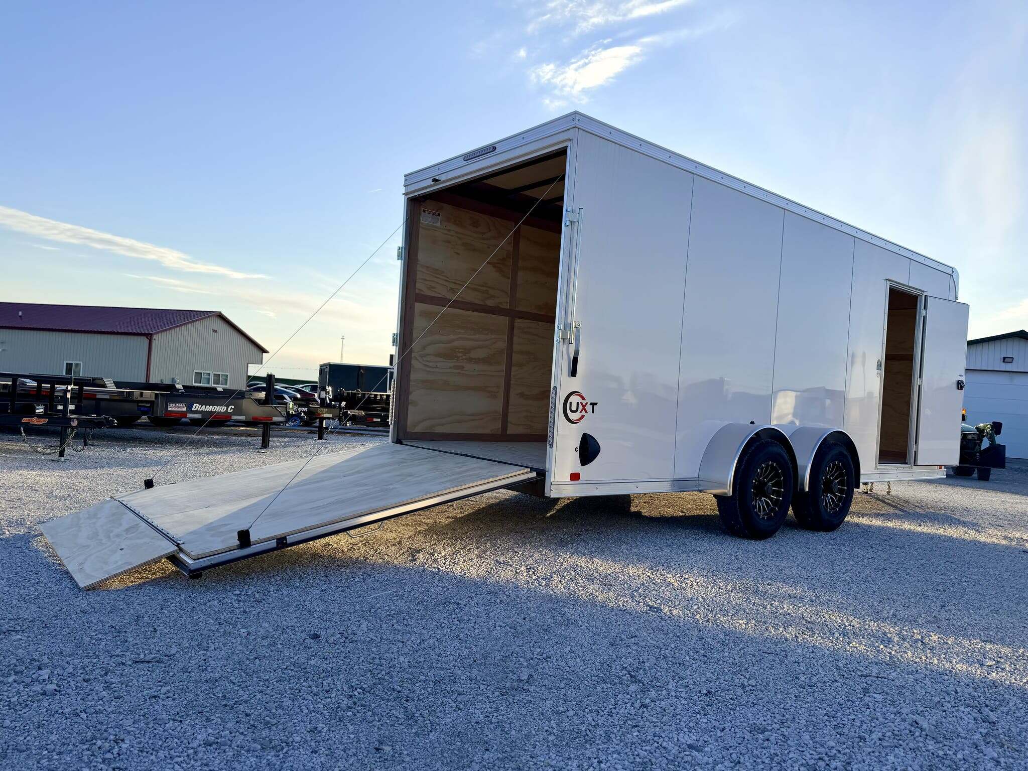 2026 United Trailers UXT 7 x 20 COMMERCIAL GRADE ENCLOSED TRAILER in Goodfield, IL