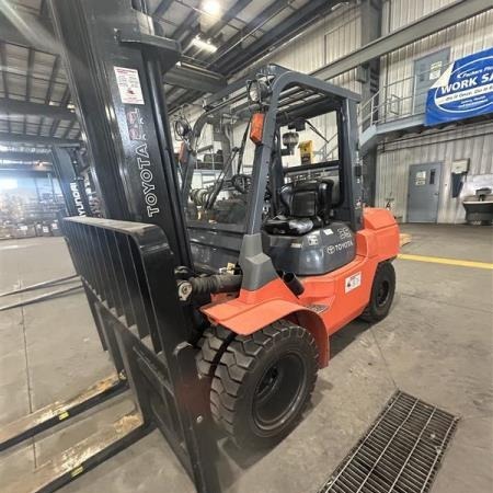 2012 TOYOTA 7FGU35 in Tukwila, WA