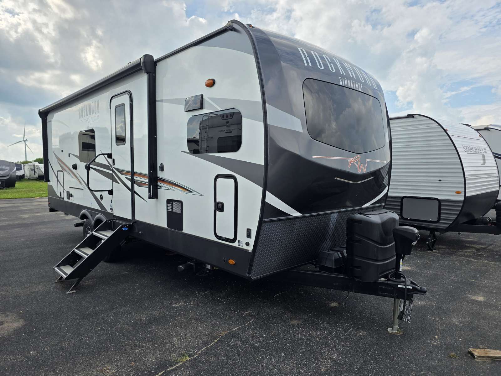 2021 Forest River Rockwood Signature 8263MBR RV