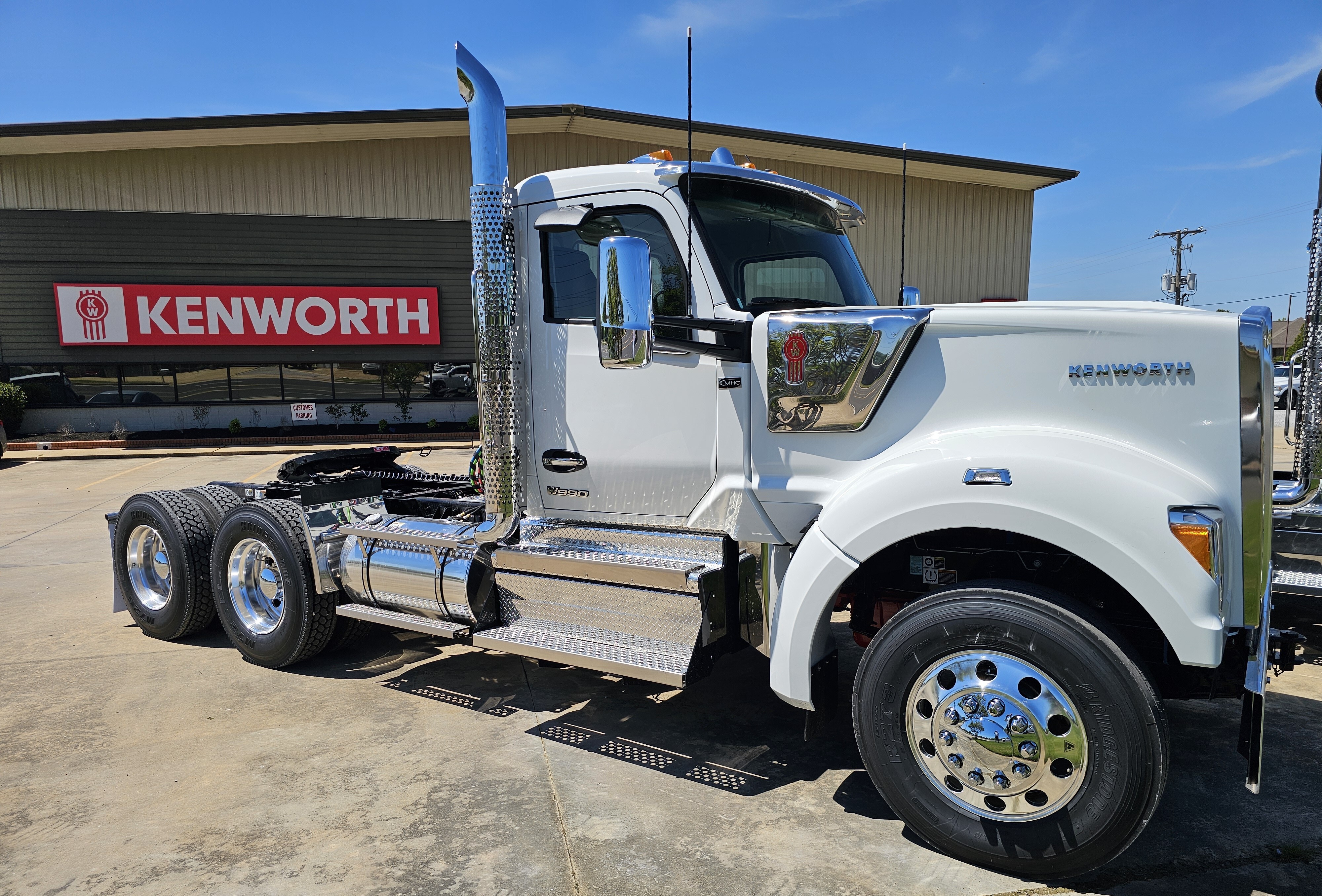 2027 KENWORTH W990 in Tupelo, MS